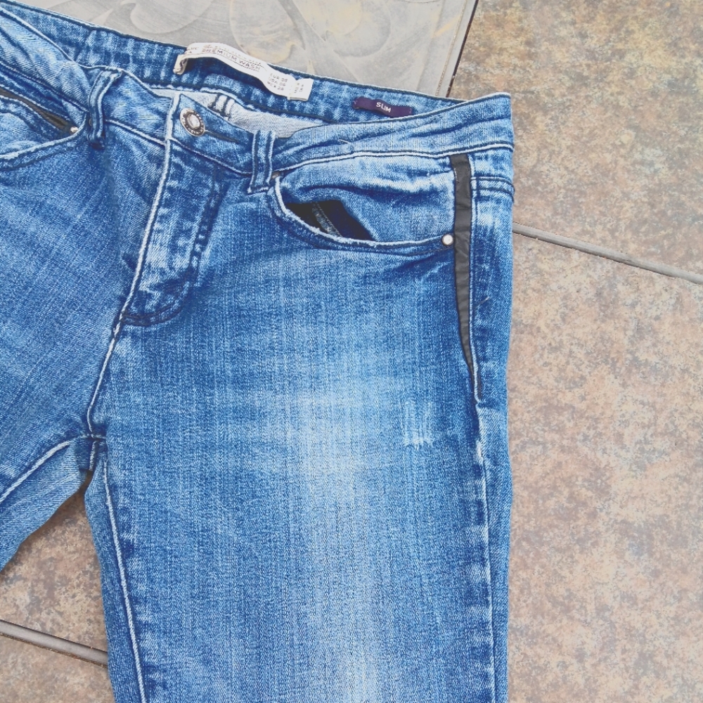 Zara low rise denim jeans (Size 6)